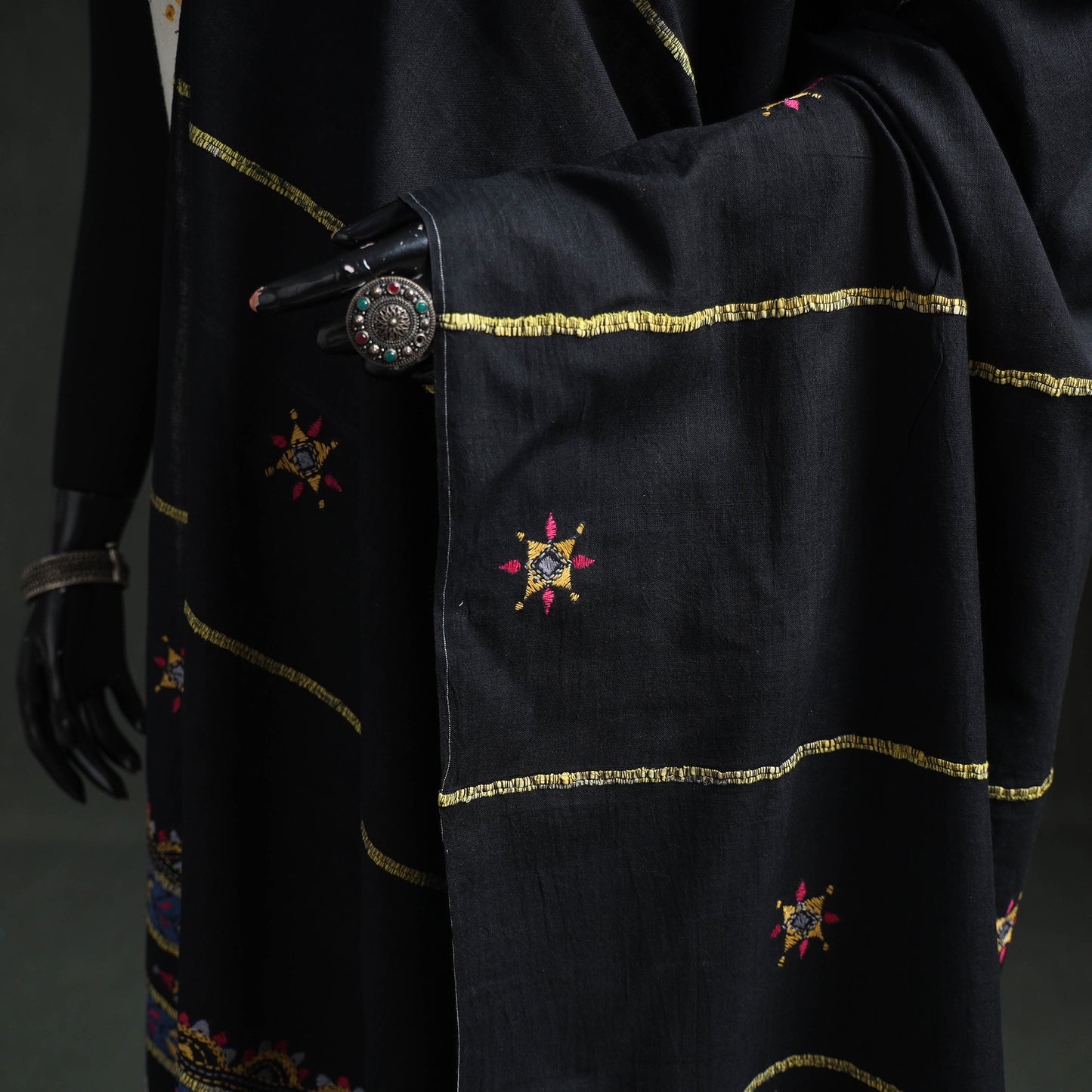 Kantha Hand Embroidered Khes Handwoven Cotton Dupatta 43