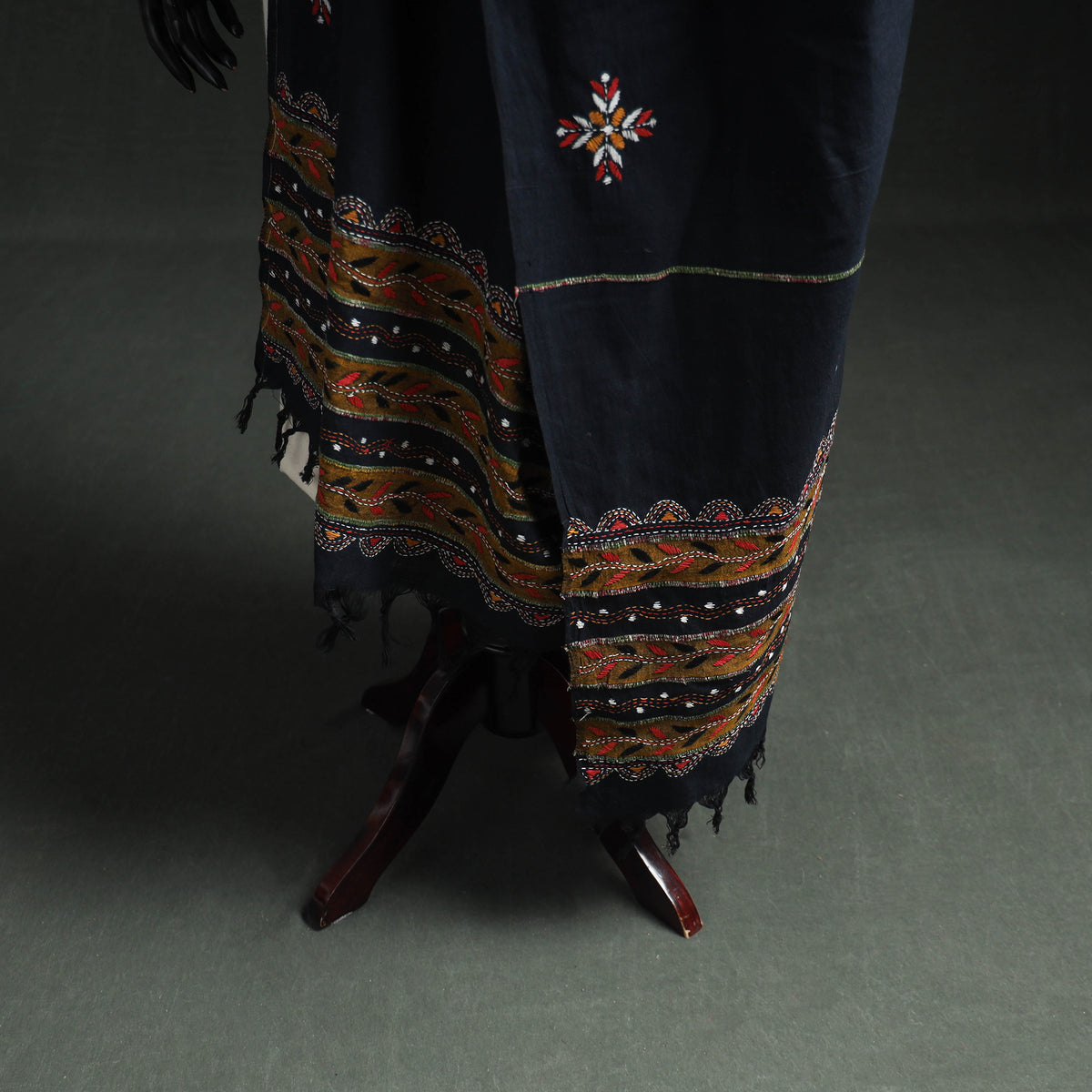 Kantha Hand Embroidered Khes Handwoven Cotton Dupatta 46
