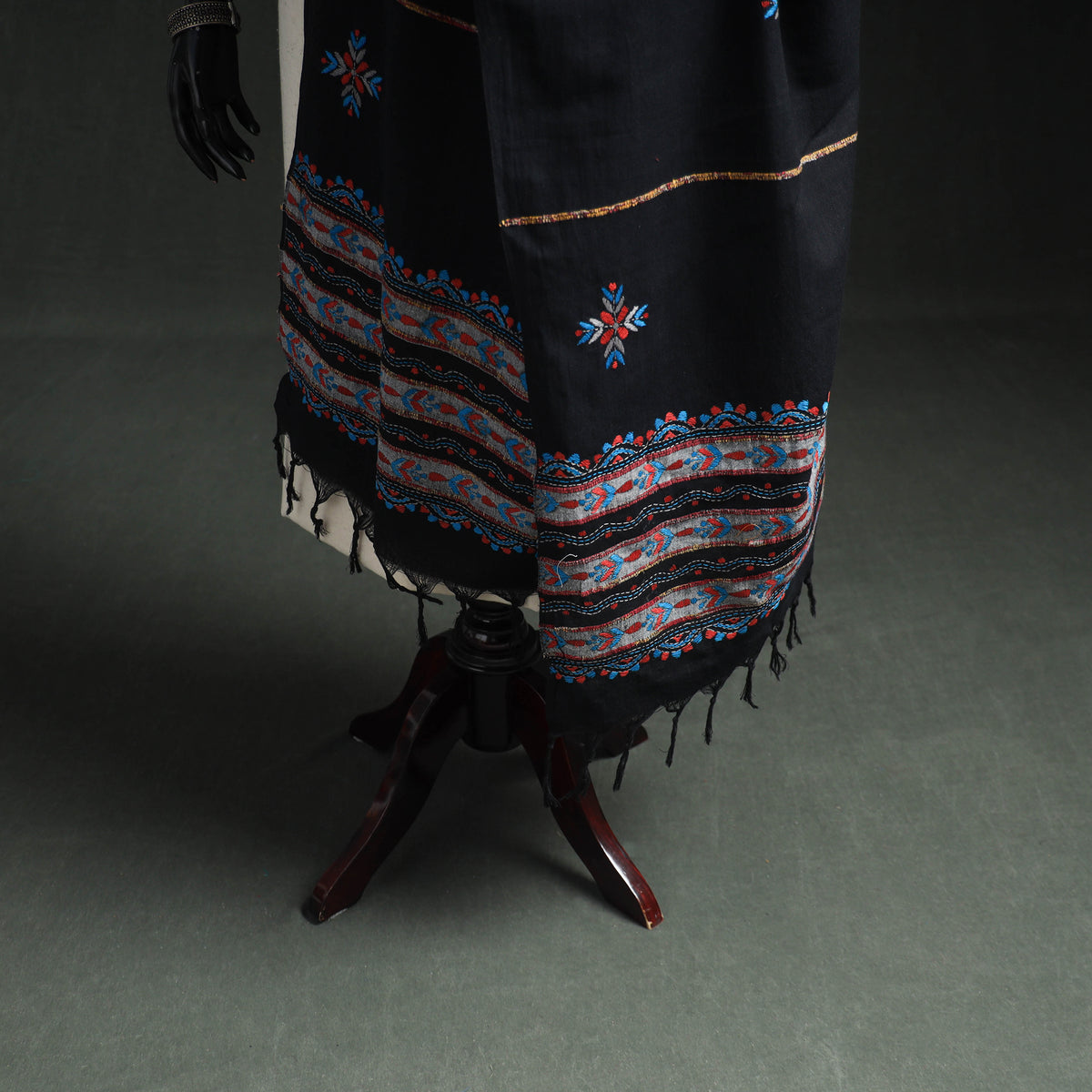 Kantha Hand Embroidered Khes Handwoven Cotton Dupatta 47