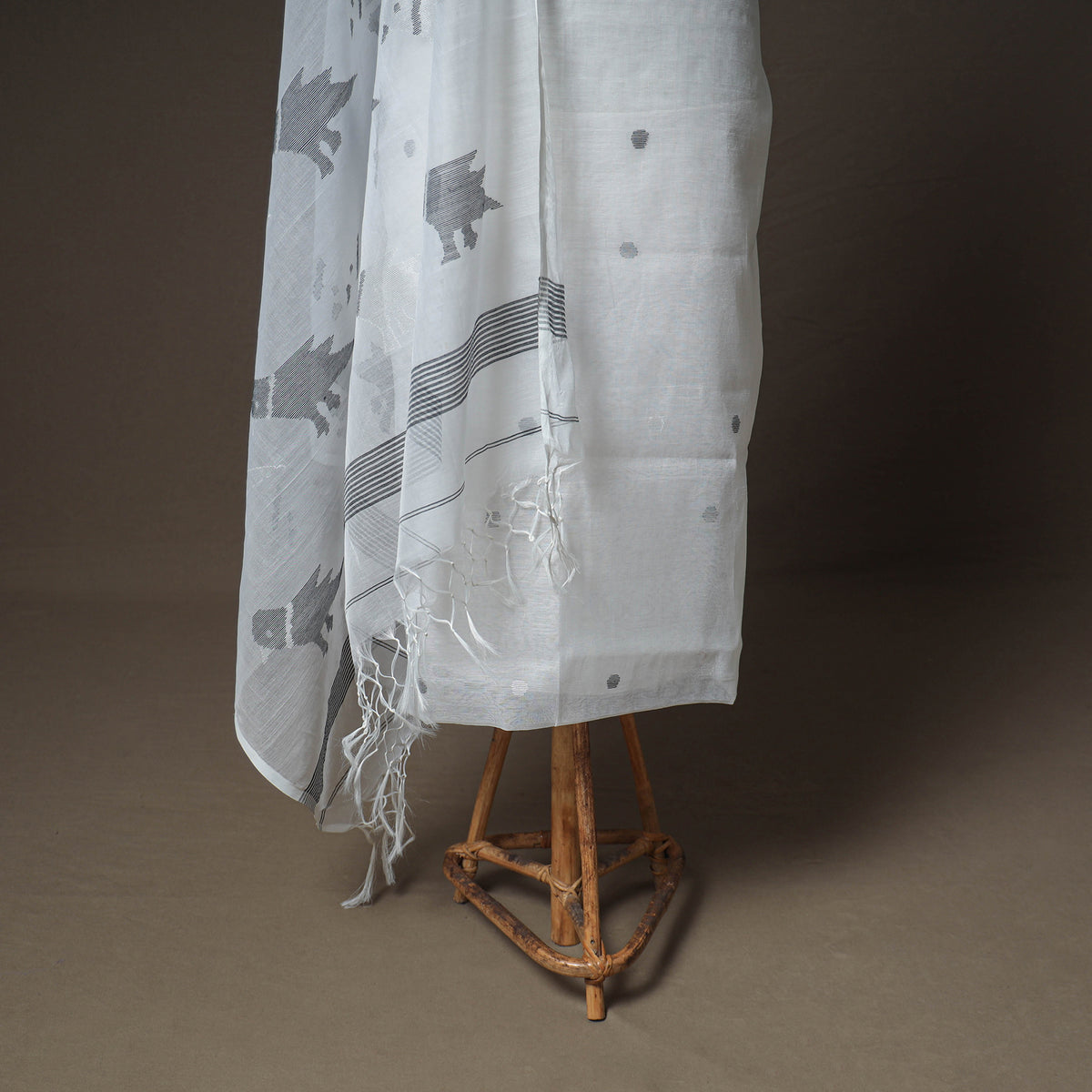 Jamdani Pure Handloom Muslin Unstitched Dress Material: Kurta with Dupatta 01