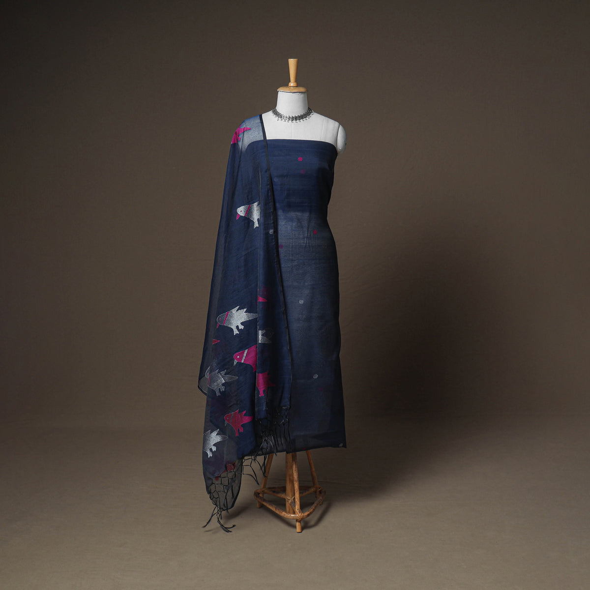 Jamdani Pure Handloom Muslin Unstitched Dress Material: Kurta with Dupatta 12