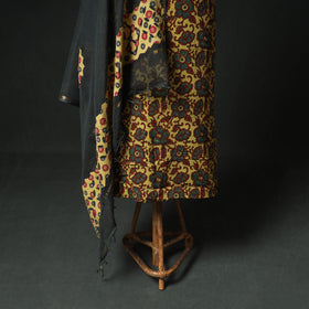 Ajrakh Block Print Natural Dyed Cotton Unstitched Dress Material: Kurta & Dupatta with Jewellery 02