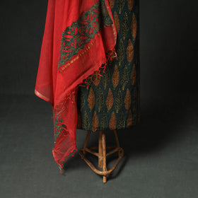 Ajrakh Block Print Natural Dyed Cotton Unstitched Dress Material: Kurta & Dupatta with Jewellery 16