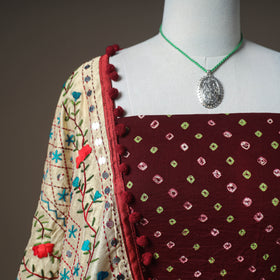 Bandhani Cotton Unstitched Dress Material: Kurta & Dupatta with Jewellery 03