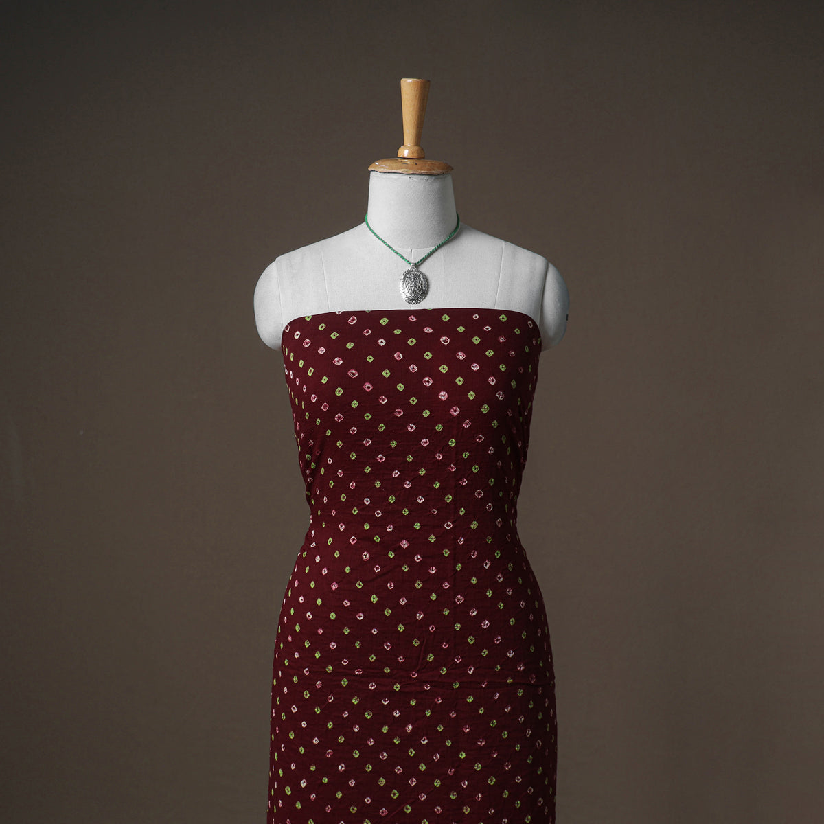 Bandhani Cotton Unstitched Dress Material: Kurta & Dupatta with Jewellery 03