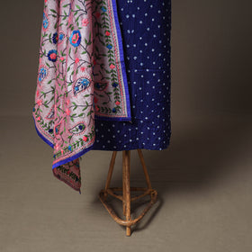 Bandhani Cotton Unstitched Dress Material: Kurta & Dupatta with Jewellery 10