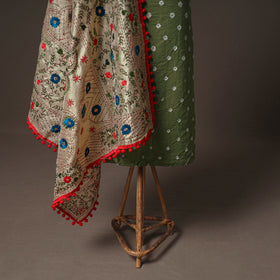 Bandhani Cotton Unstitched Dress Material: Kurta & Dupatta with Jewellery 11