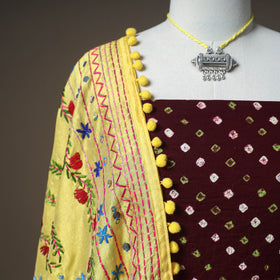 Bandhani Cotton Unstitched Dress Material: Kurta & Dupatta with Jewellery 14