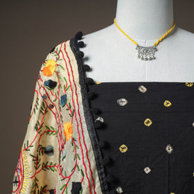 Bandhani Cotton Unstitched Dress Material: Kurta & Dupatta with Jewellery 15