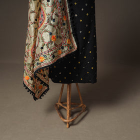 Bandhani Cotton Unstitched Dress Material: Kurta & Dupatta with Jewellery 15