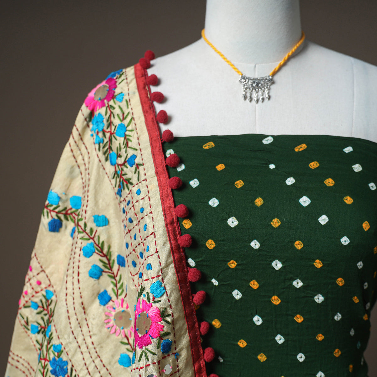 Bandhani Cotton Unstitched Dress Material: Kurta & Dupatta with Jewellery 19