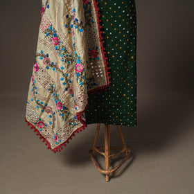 Bandhani Cotton Unstitched Dress Material: Kurta & Dupatta with Jewellery 19