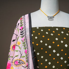 Bandhani Cotton Unstitched Dress Material: Kurta & Dupatta with Jewellery 20