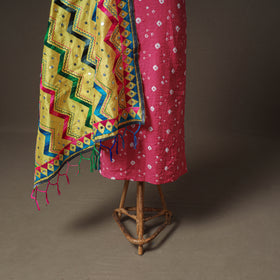 Bandhani Cotton Unstitched Dress Material: Kurta & Dupatta with Jewellery 24