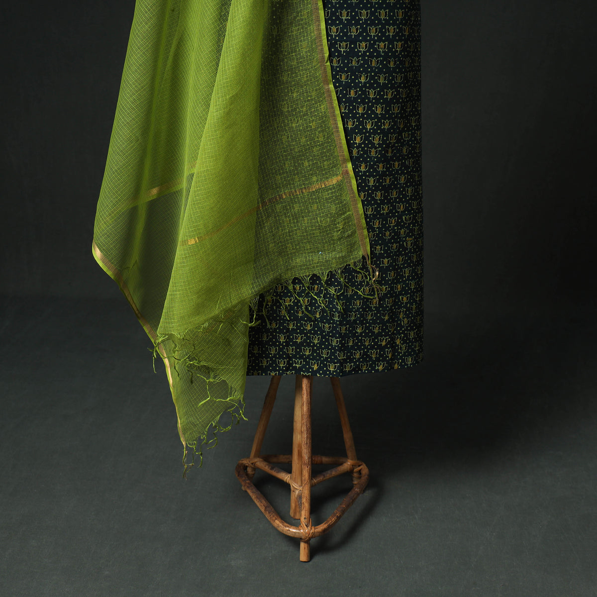 Ajrakh Block Print Natural Dyed Cotton Unstitched Dress Material: Kurta & Dupatta with Jewellery 06