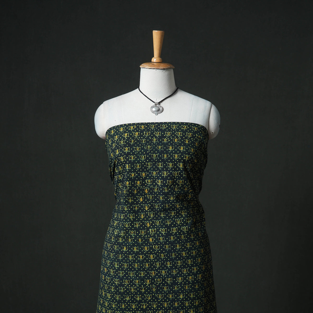 Ajrakh Block Print Natural Dyed Cotton Unstitched Dress Material: Kurta & Dupatta with Jewellery 06