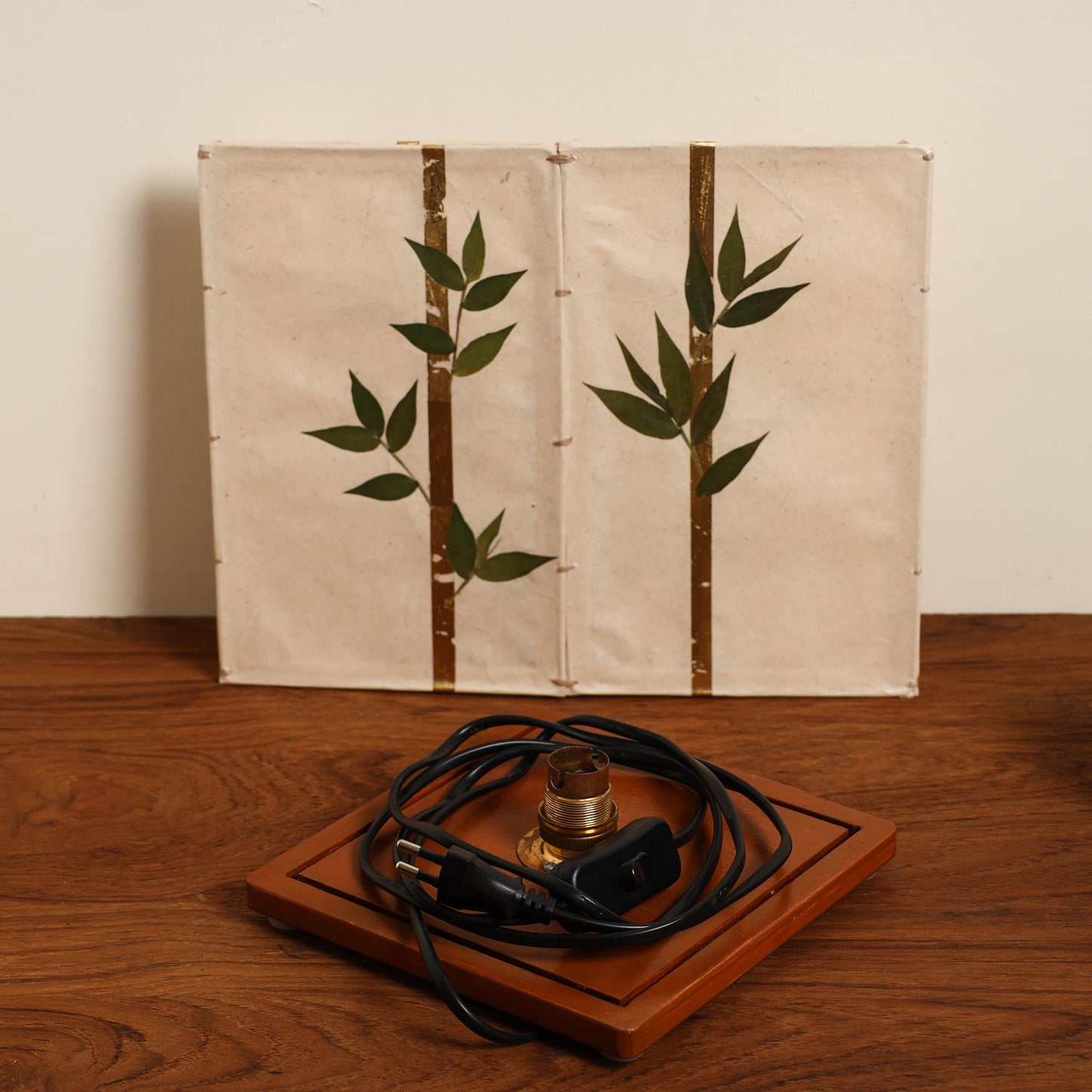 Bamboo Art Work Lamp Shade with Wooden Base