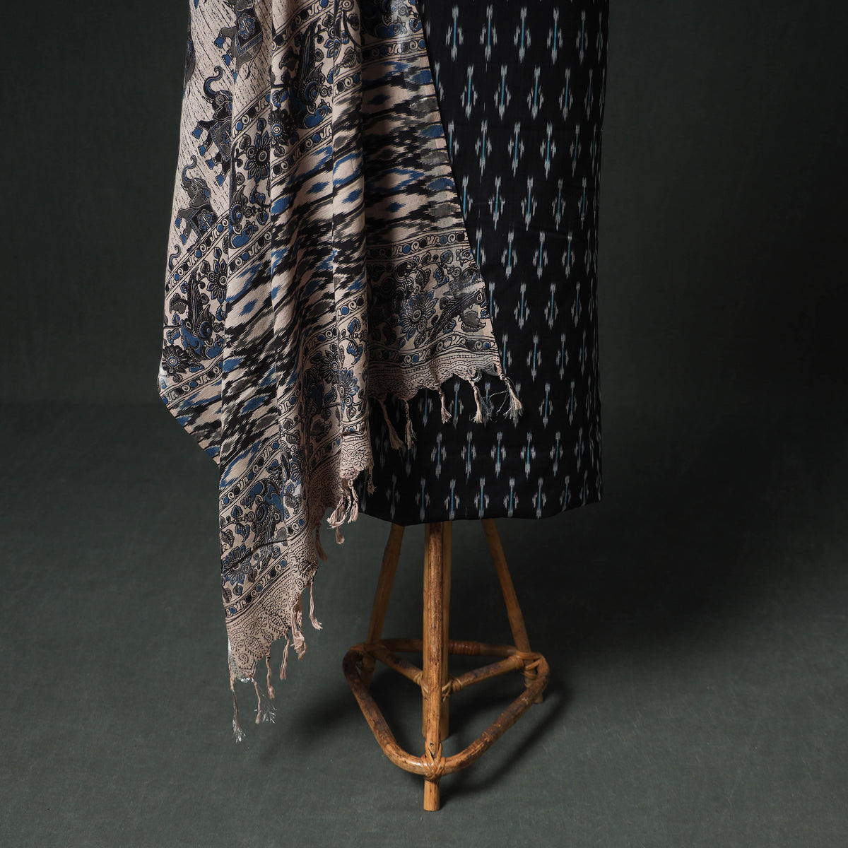 Pochampally Ikat Mercerised Cotton Unstitched Dress Material: Kurta & Dupatta with Jewellery 21