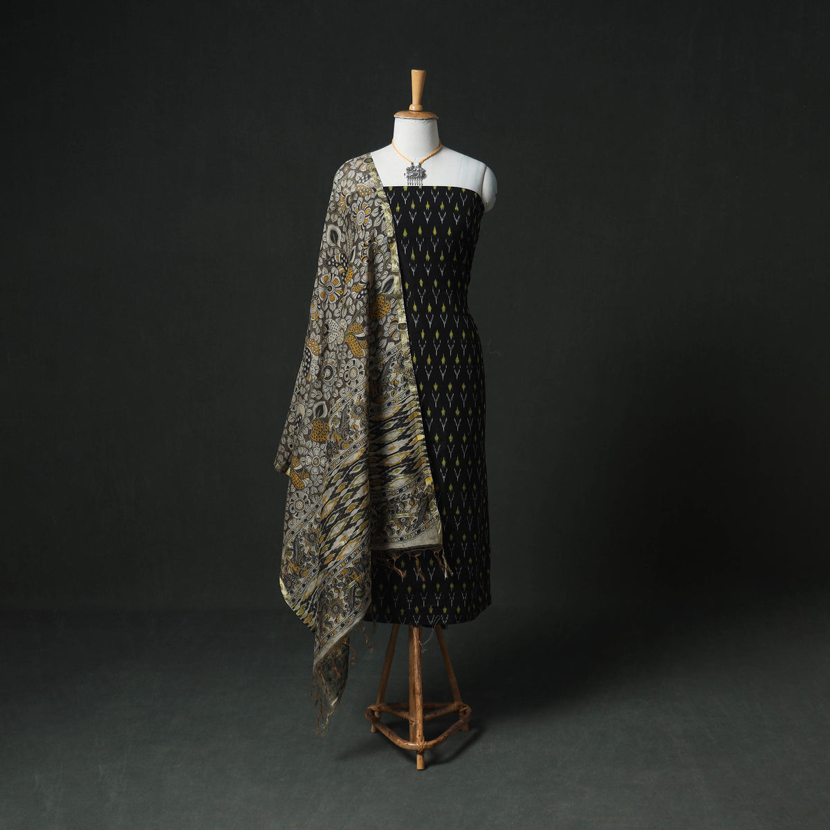 Pochampally Ikat Handloom Sico Unstitched Dress Material: Kurta & Dupatta with Jewellery 24