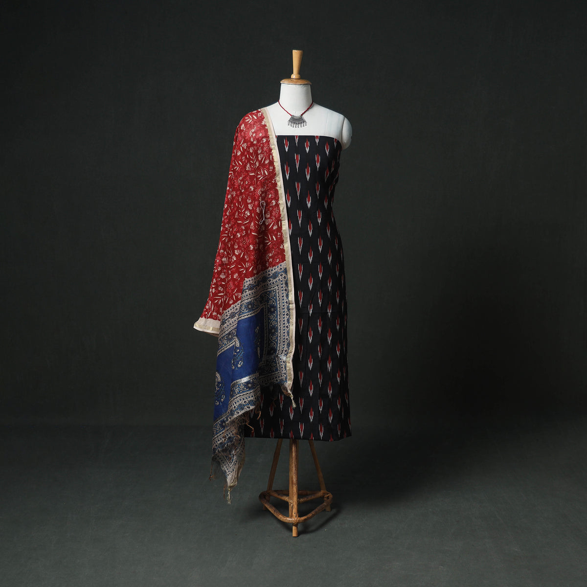 Pochampally Ikat Cotton Unstitched Dress Material: Kurta & Dupatta with Jewellery 26