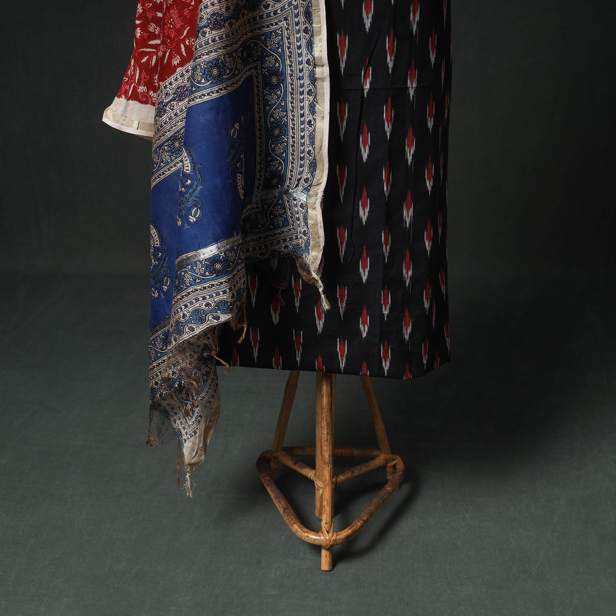 Pochampally Ikat Cotton Unstitched Dress Material: Kurta & Dupatta with Jewellery 26