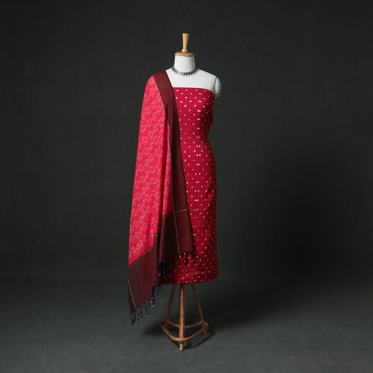 Bandhani Cotton Unstitched Dress Material: Kurta & Dupatta with Earrings 37