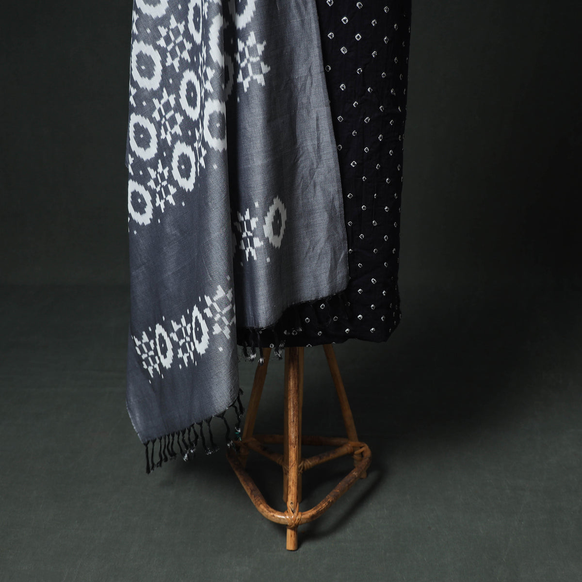 Bandhani Cotton Unstitched Dress Material: Kurta & Dupatta with Earrings 42