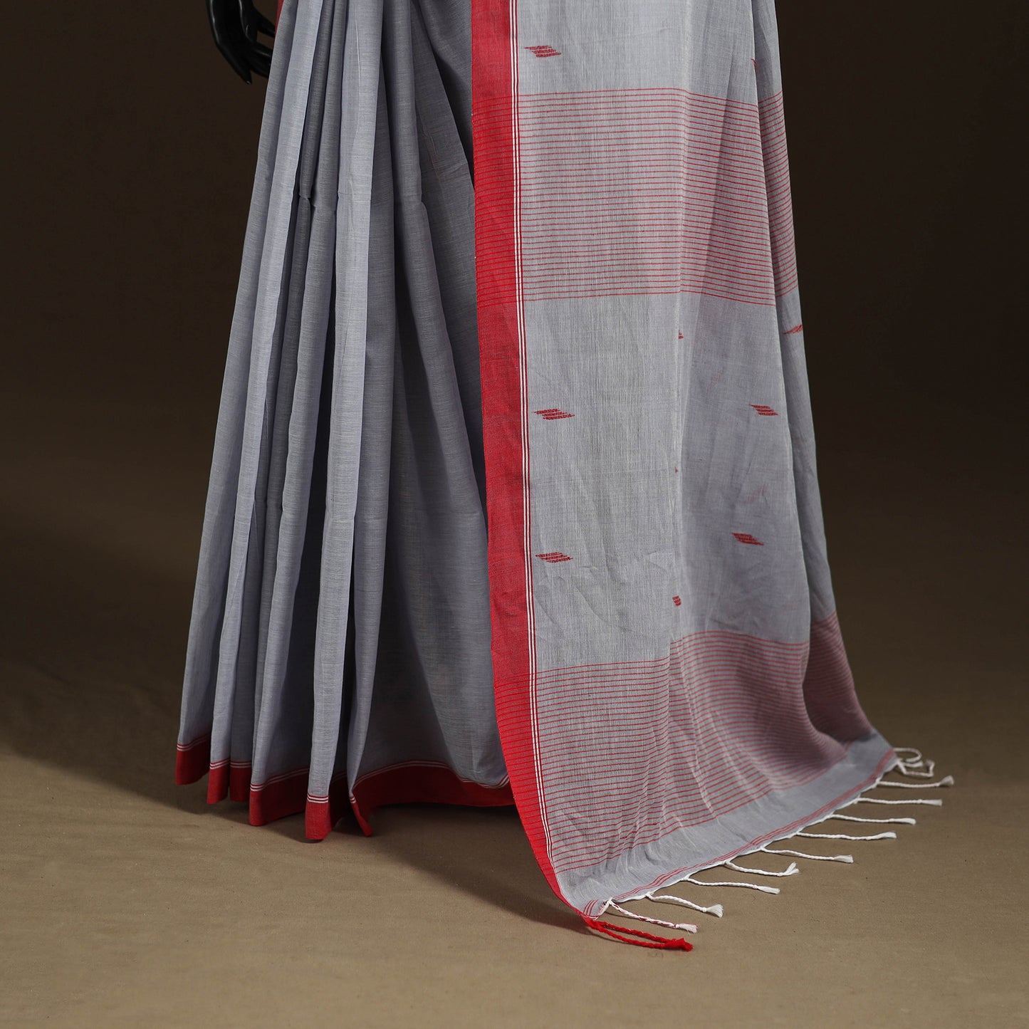 Phulia Jamdani Pure Handloom Cotton Saree with Tassels (Count 84/40) 02