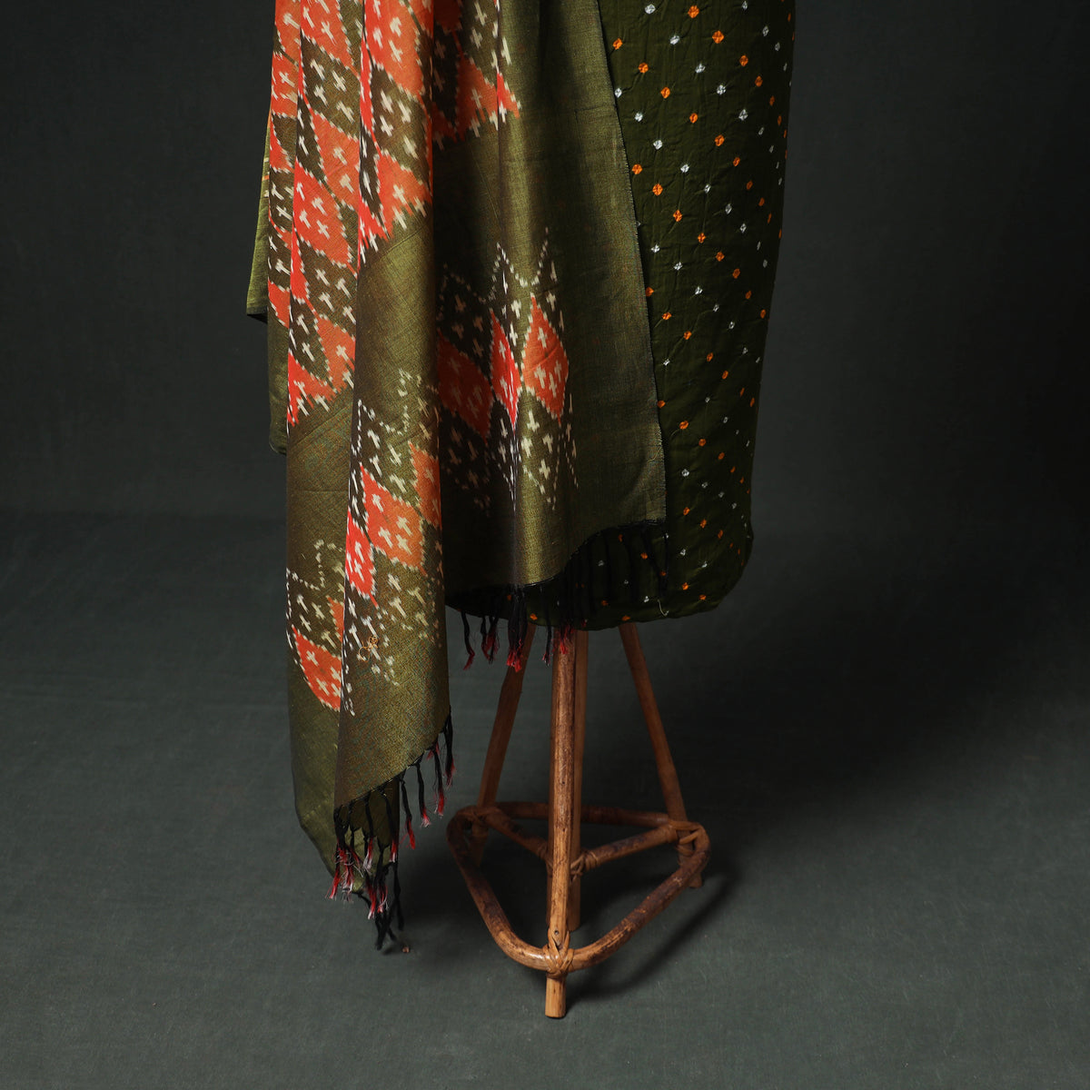 Bandhani Cotton Unstitched Dress Material: Kurta & Dupatta with Earrings 43