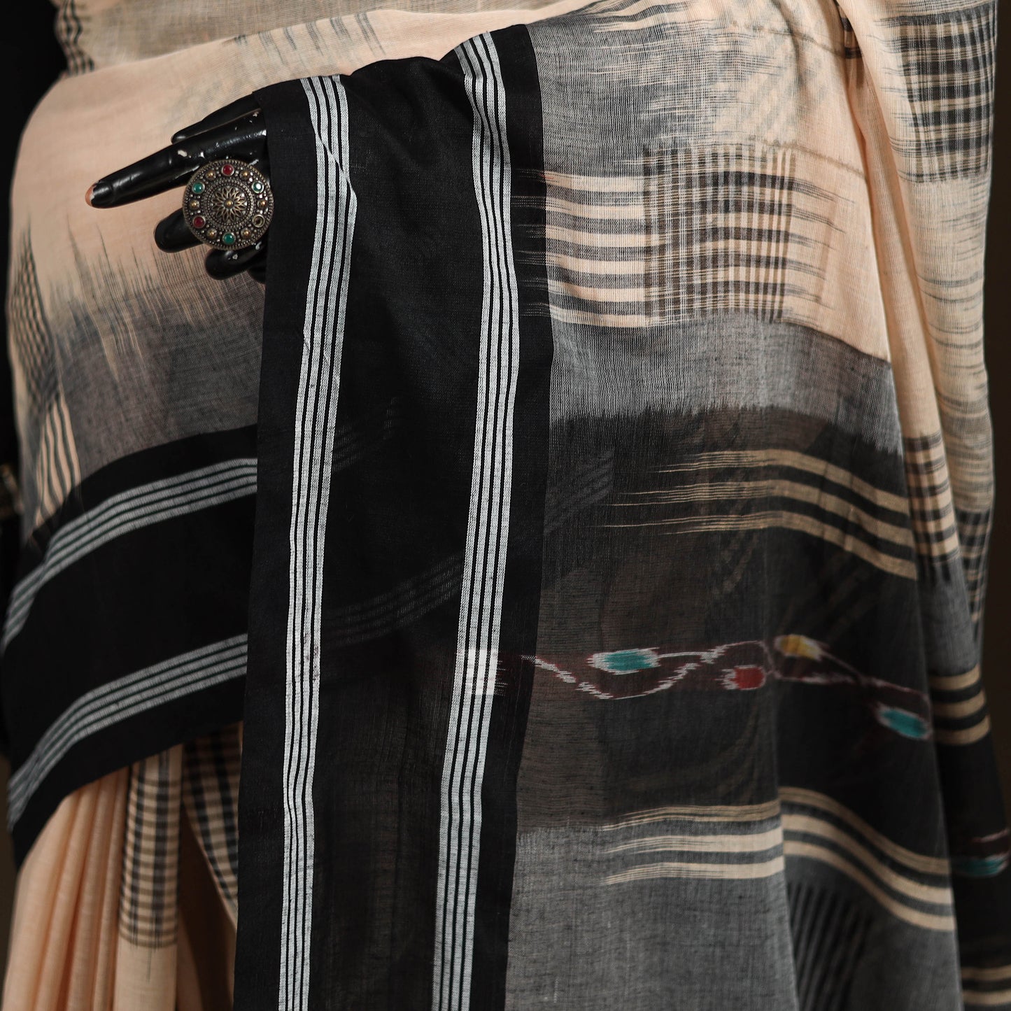 Phulia Jamdani Pure Handloom Cotton Saree with Tassels (Count 84/40) 05