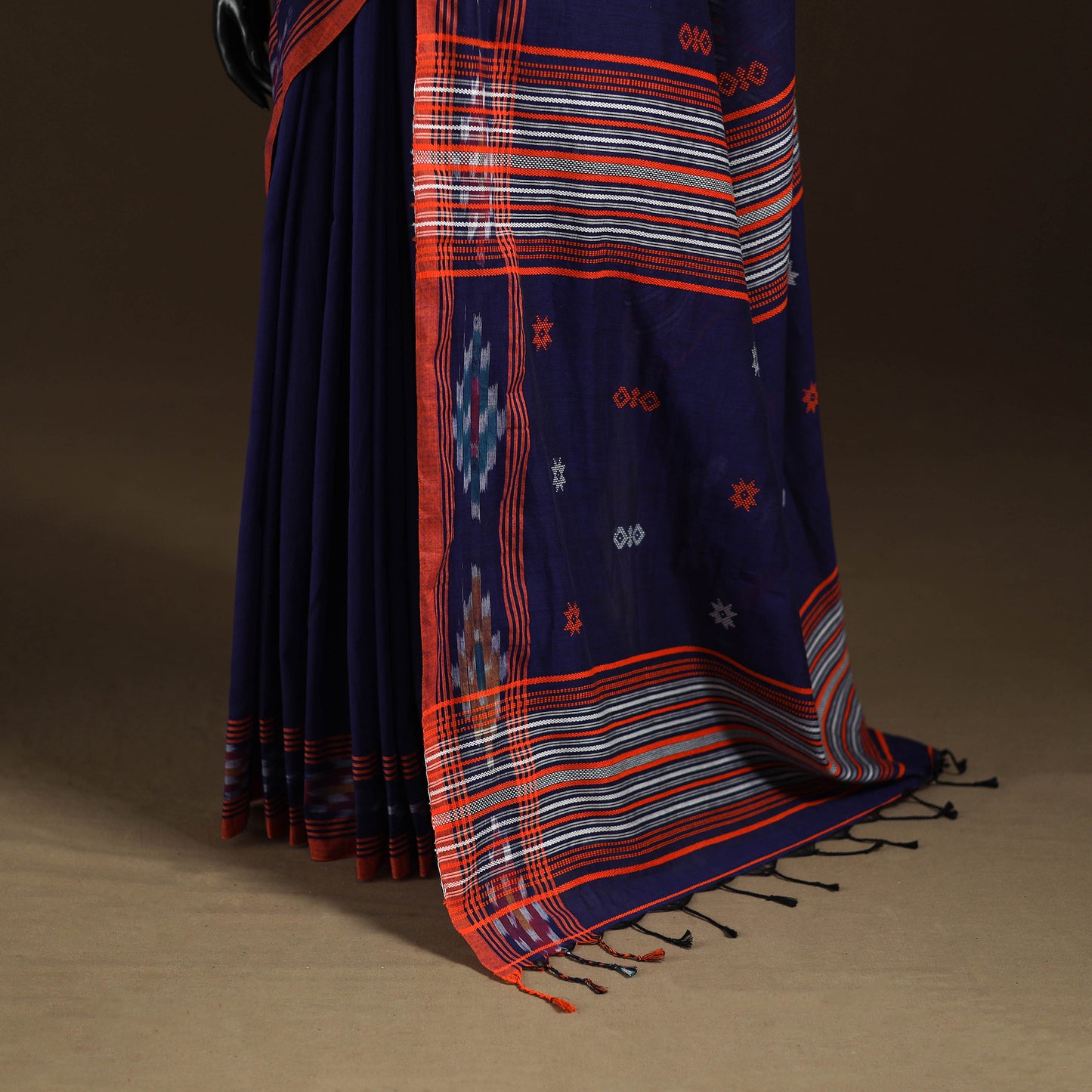 Phulia Jamdani Pure Handloom Cotton Saree with Tassels (Count 84/40) 09