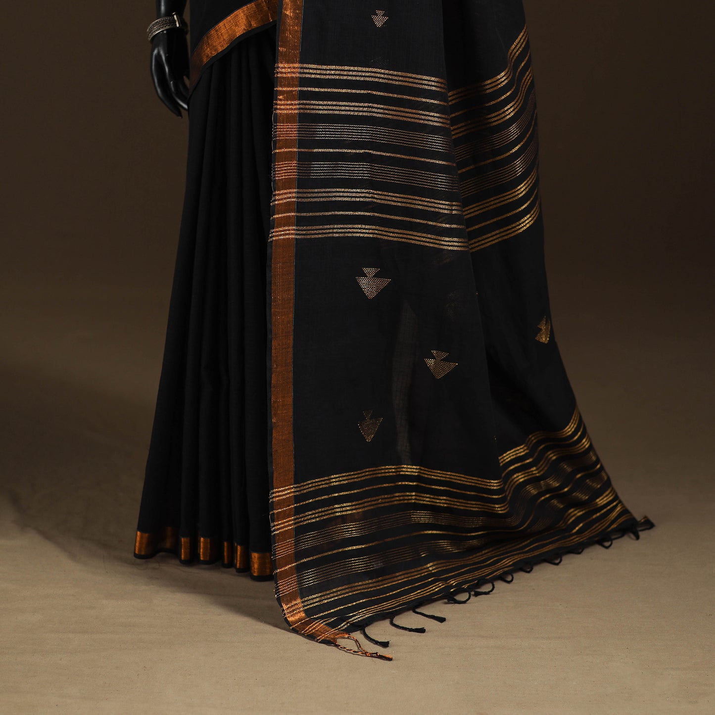 Phulia Jamdani Pure Handloom Cotton Saree with Tassels (Count 84/40) 14