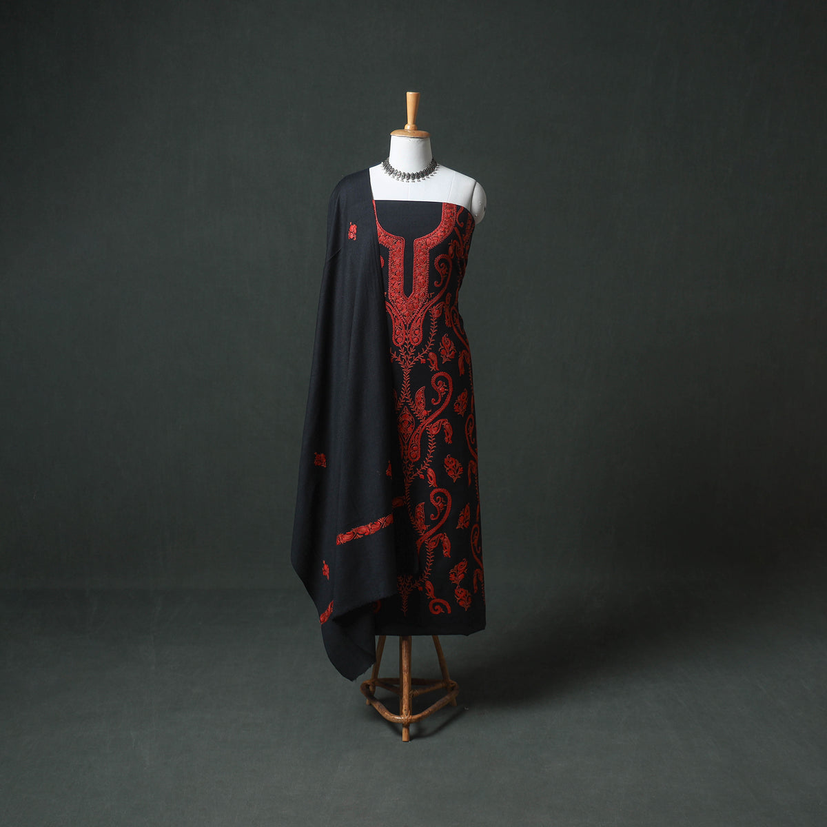 Kashmiri Aari Hand Embroidered Pure Merino Wool Unstitched Dress Material: Kurta, Bottom with Dupatta 12