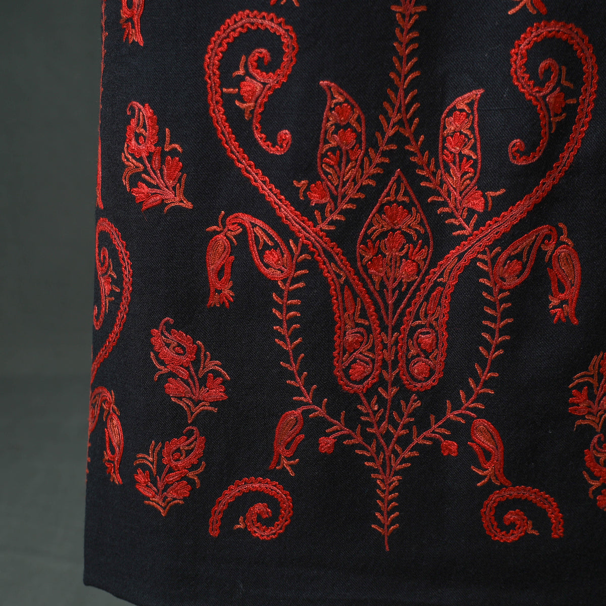 Kashmiri Aari Hand Embroidered Pure Merino Wool Unstitched Dress Material: Kurta, Bottom with Dupatta 12