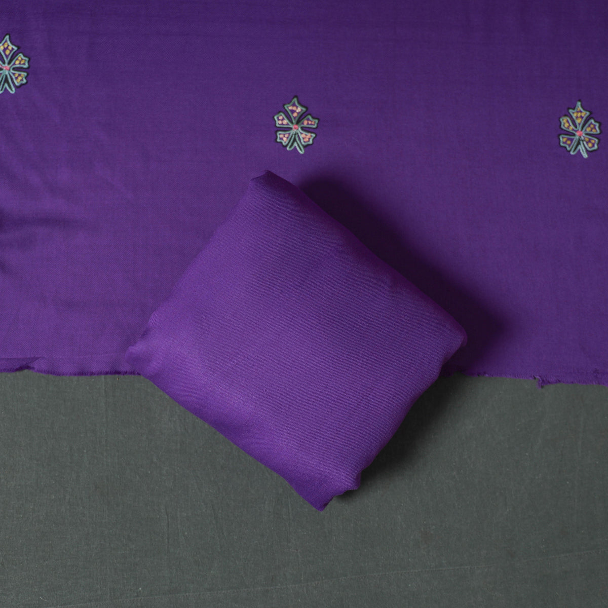 Kashmiri Aari Hand Embroidered Pure Merino Wool Unstitched Dress Material: Kurta, Bottom with Dupatta 18