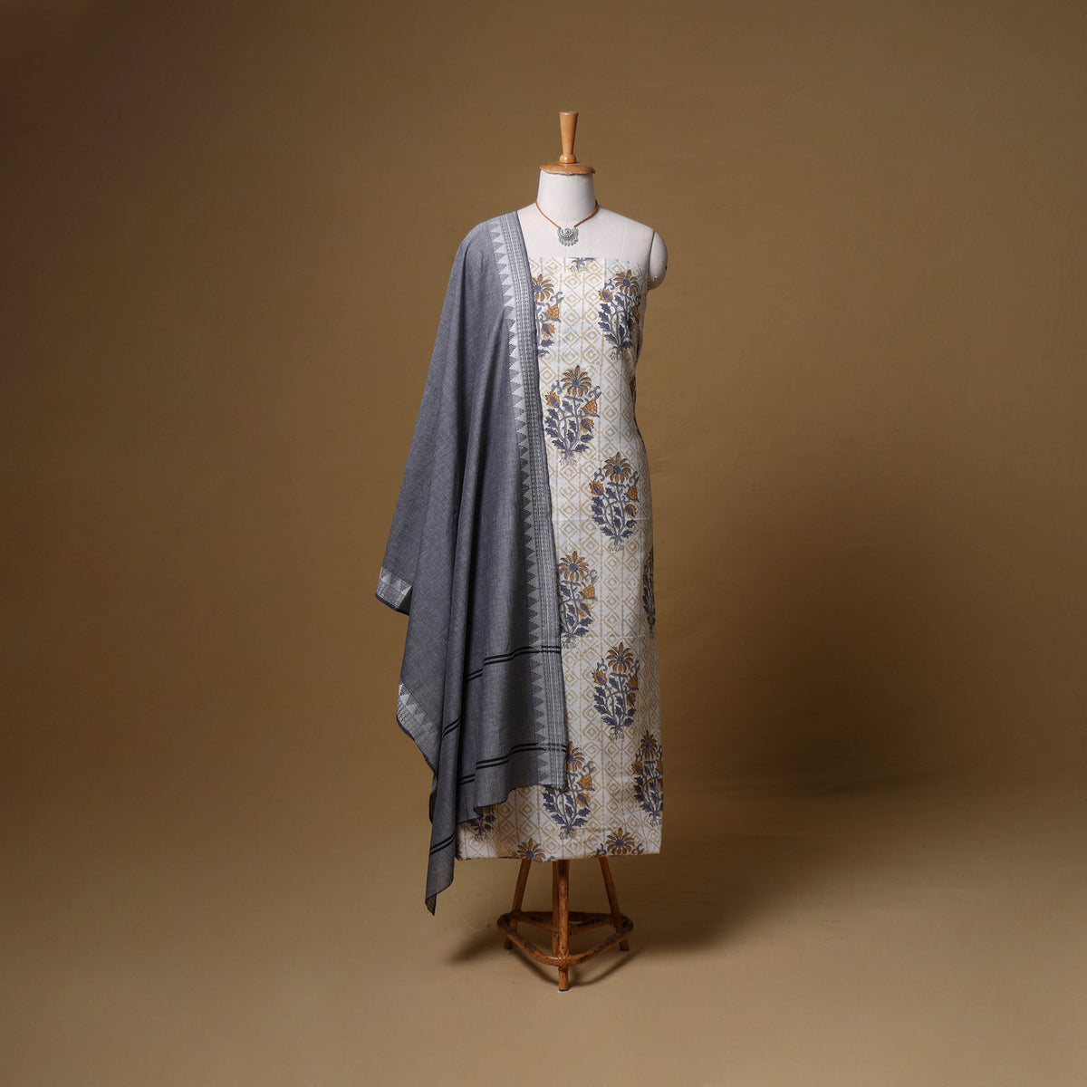 Floral Sanganeri Block Print Cotton Unstitched Dress Material: Kurta, Bottom & Dupatta with Jewellery 01