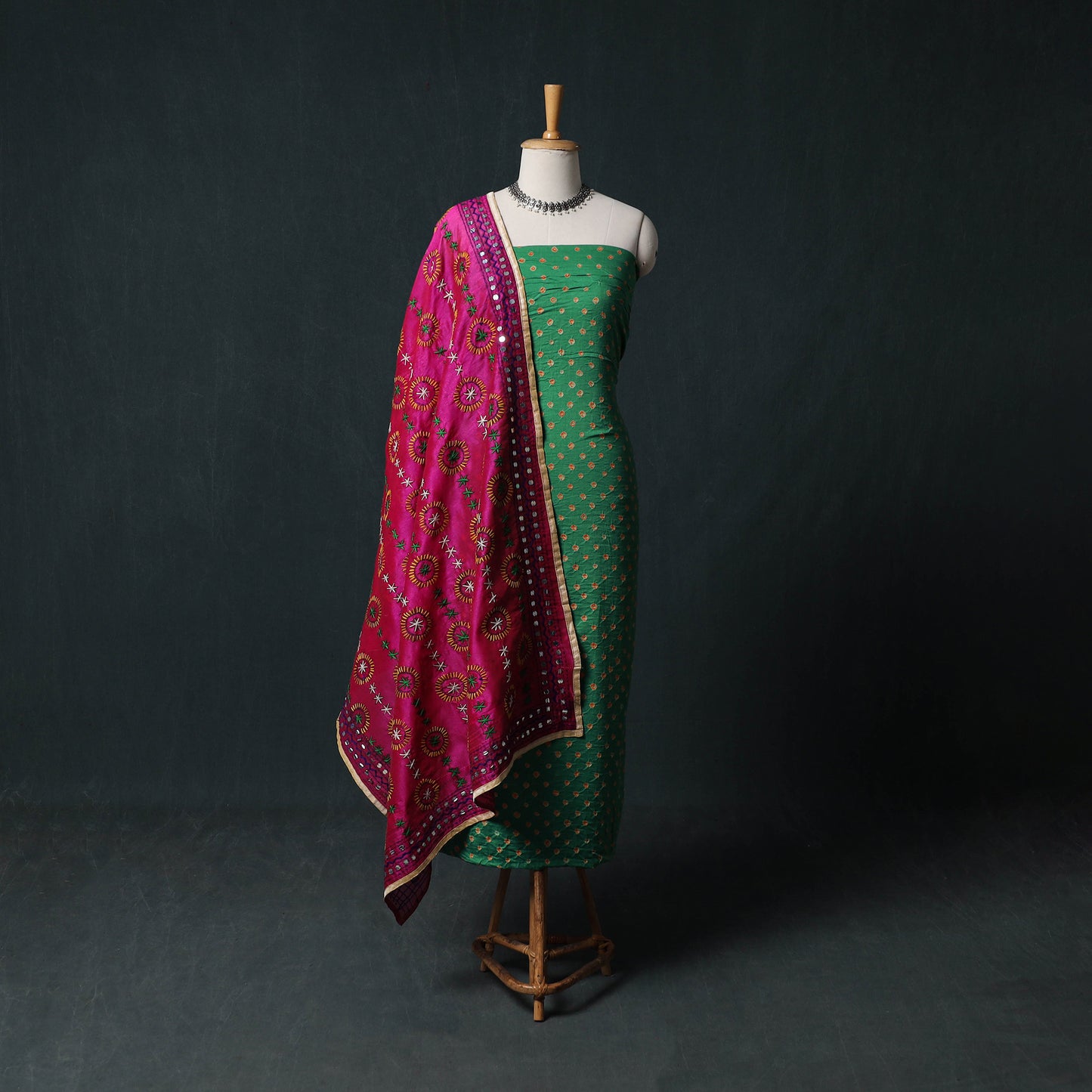 Bandhani Cotton 2pc Unstitched Dress Material Kurta Set with Earrings 06