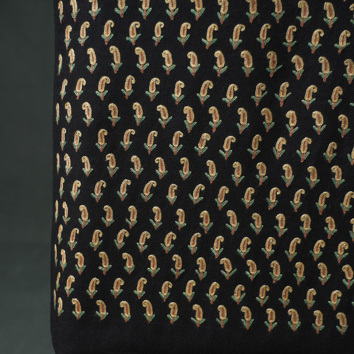 Kashmiri Aari Hand Embroidered Pure Merino Wool Unstitched Dress Material: Kurta, Bottom with Dupatta 21