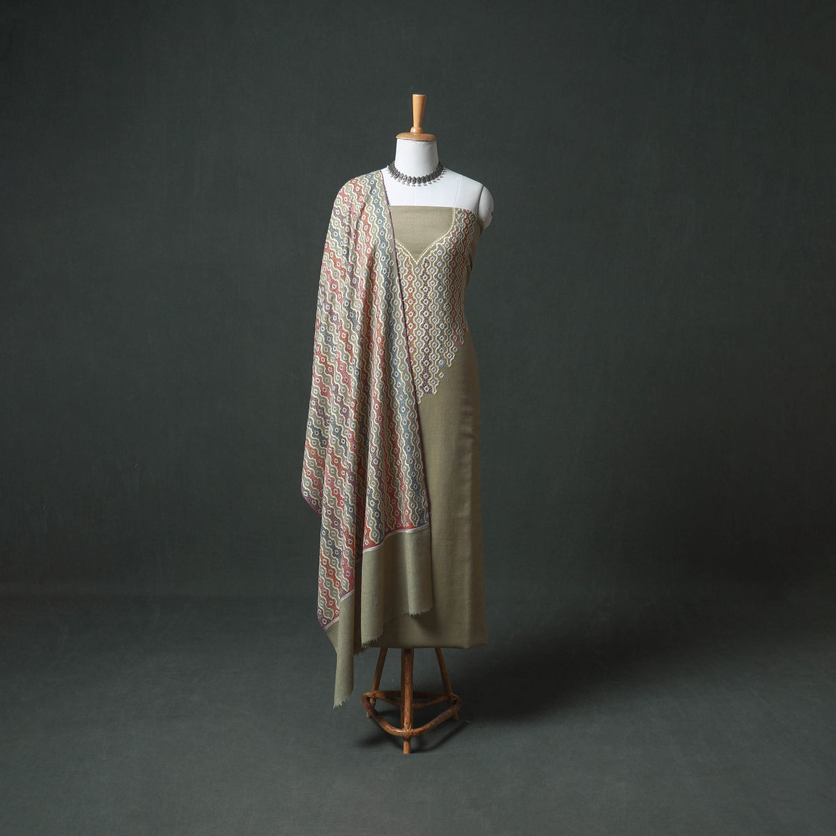 Kashmiri Aari Hand Embroidered Pure Merino Wool Unstitched Dress Material: Kurta, Bottom with Dupatta 24