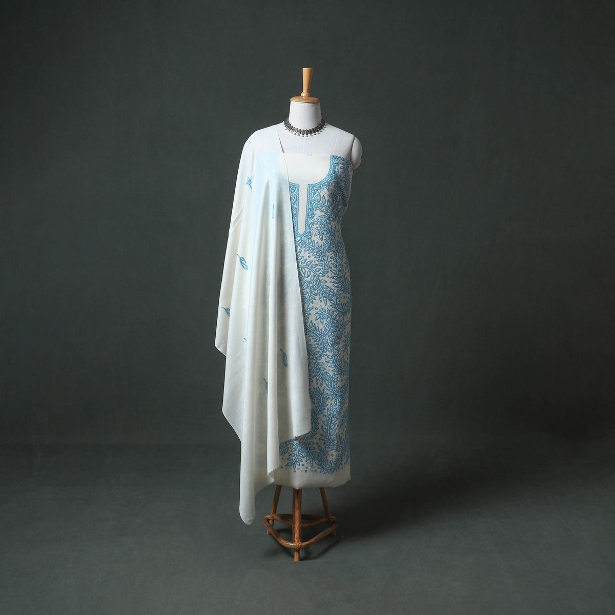 Kashmiri Aari Hand Embroidered Pure Merino Wool Unstitched Dress Material: Kurta, Bottom with Dupatta 25