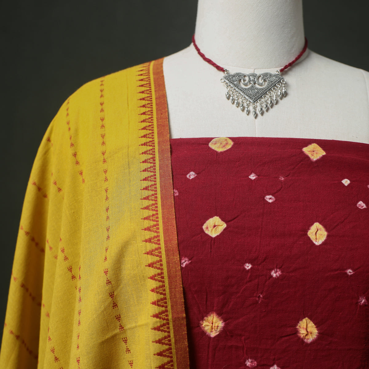 Bandhani Cotton Unstitched Dress Material: Kurta & Dupatta with Jewellery 03