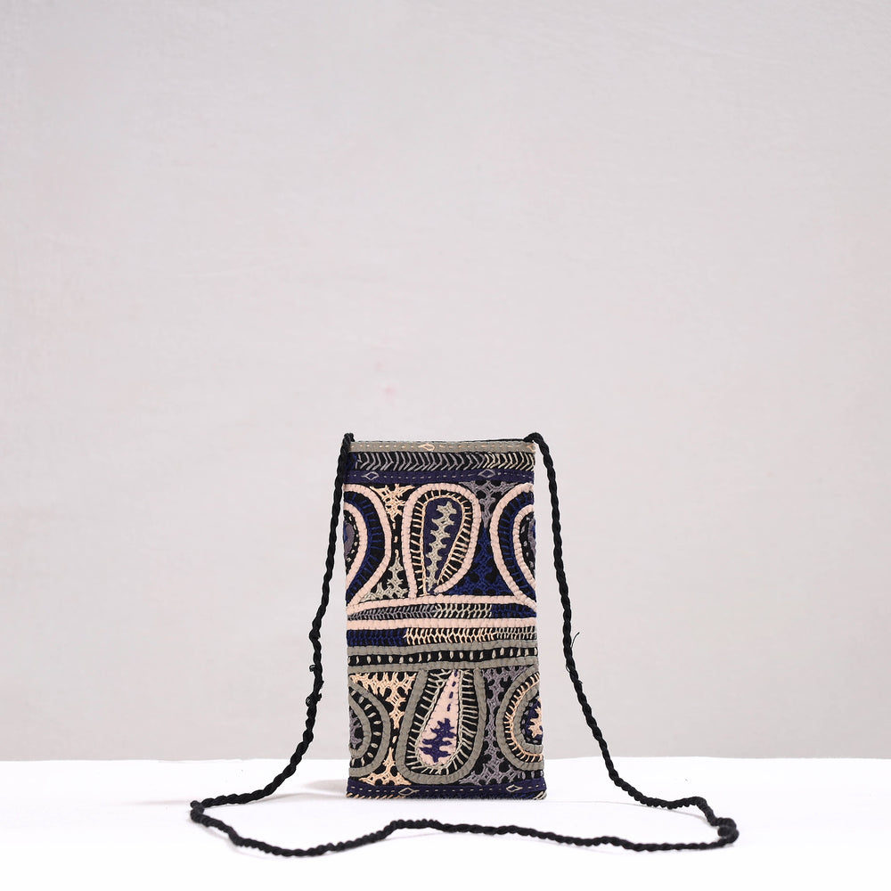 embroidery mobile sling pouch 