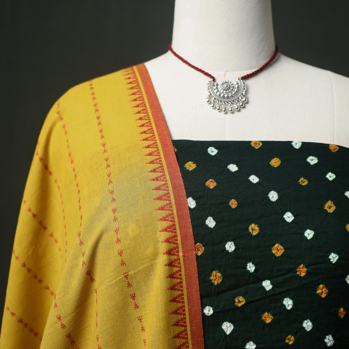 Bandhani Cotton Unstitched Dress Material: Kurta & Dupatta with Jewellery 06