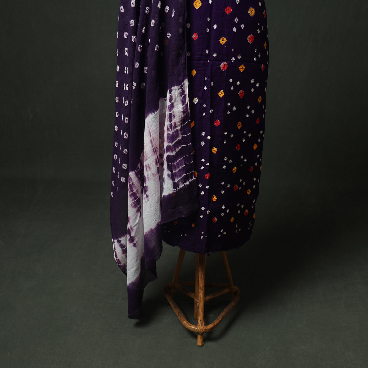 Bandhani Cotton Unstitched Dress Material: Kurta & Dupatta with Jewellery 12