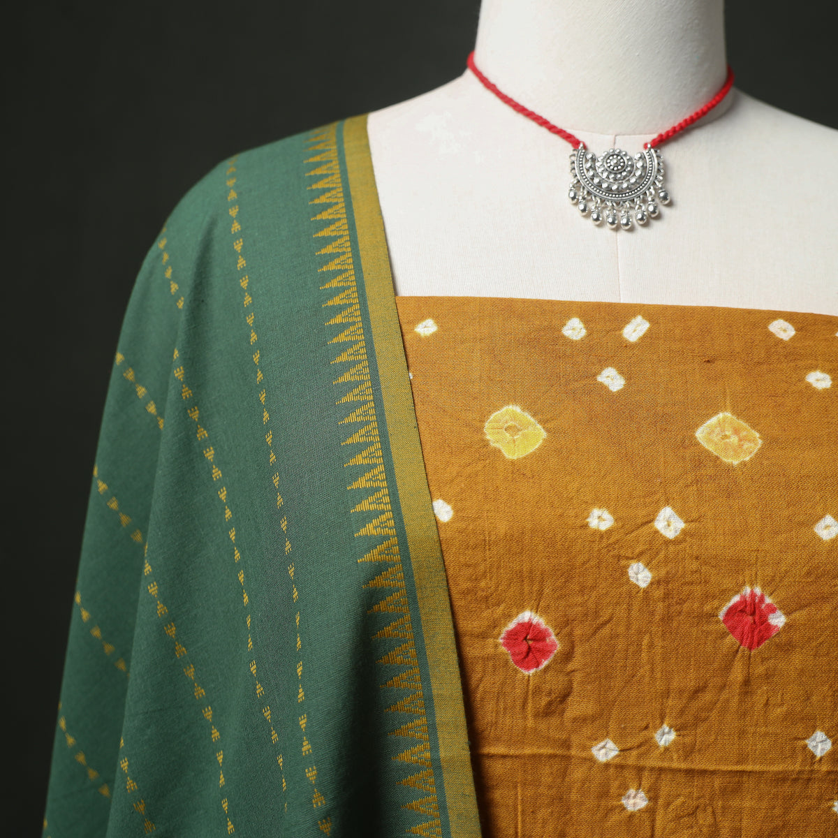 Bandhani Cotton Unstitched Dress Material: Kurta & Dupatta with Jewellery 17