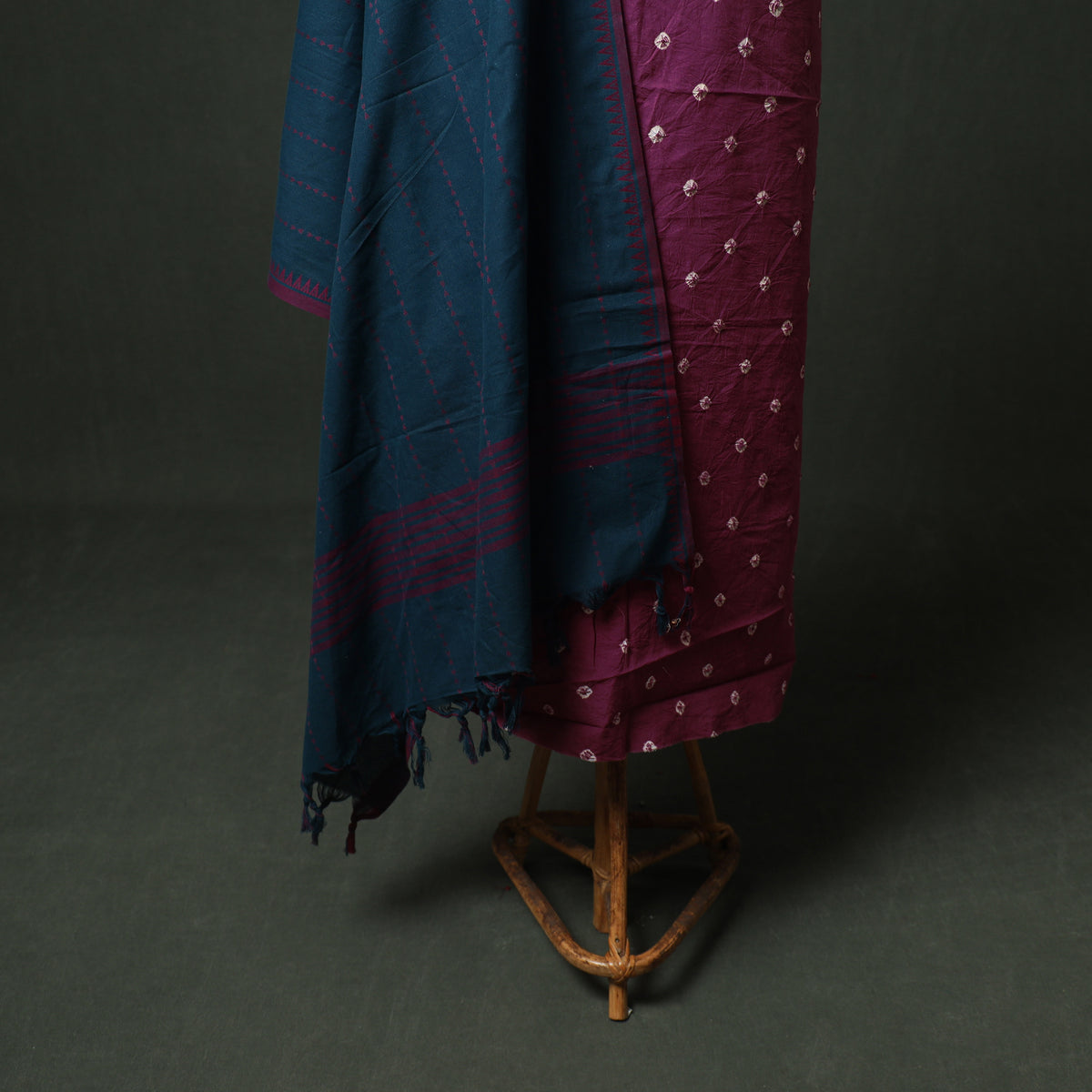 Bandhani Cotton Unstitched Dress Material: Kurta & Dupatta with Jewellery 18