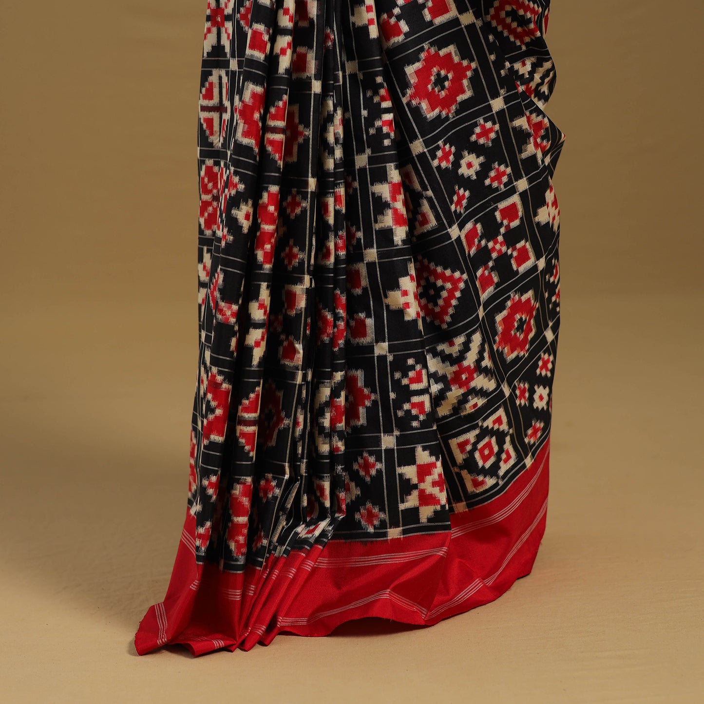 Red - Handspun Handloom Silk Pochampally Double Ikat Saree 05