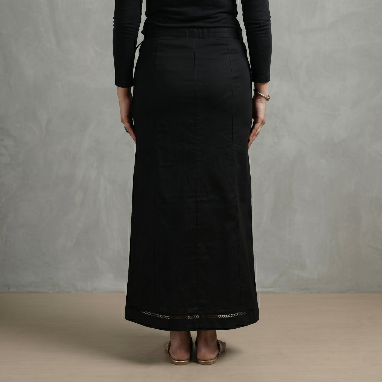 Black - Plain Woven Cotton Lycra Inskirt 03