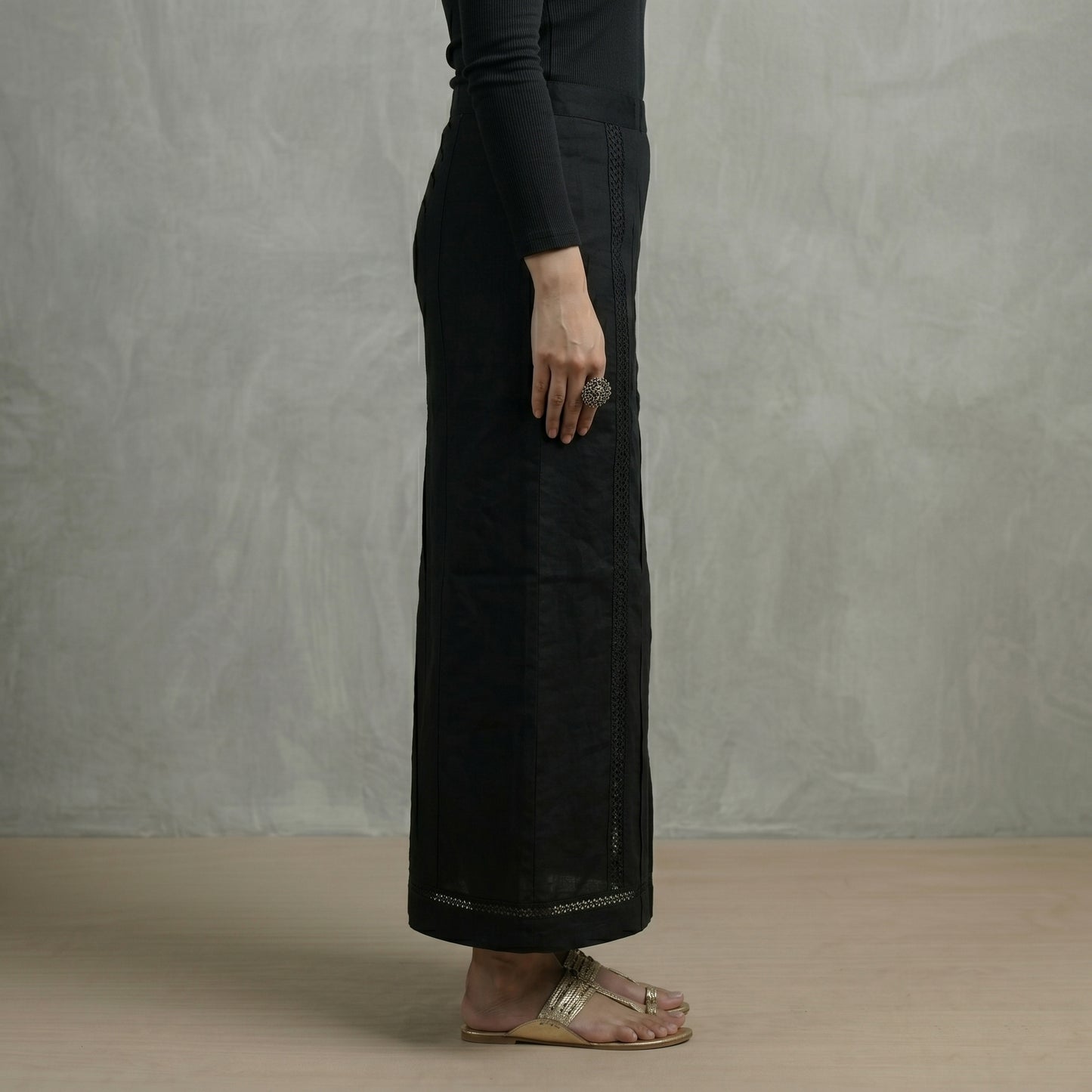 Black - Plain Woven Cotton Lycra Inskirt 03