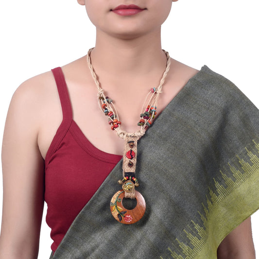Natural Beauty: Round Pendant Handcrafted Jute Necklace